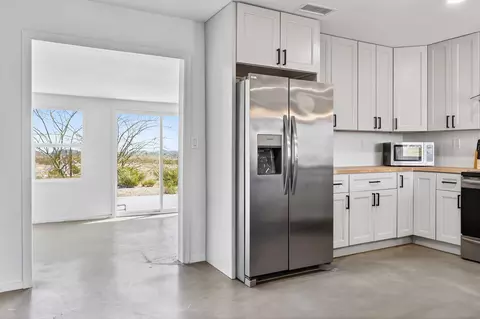Kitchen - 2071 Border Ave, Joshua Tree, CA 92252 photo 6 of 6