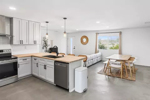 Kitchen - 2071 Border Ave, Joshua Tree, CA 92252 photo 5 of 6