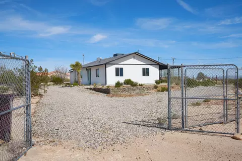 Exterior - 2071 Border Ave, Joshua Tree, CA 92252 photo 3 of 10