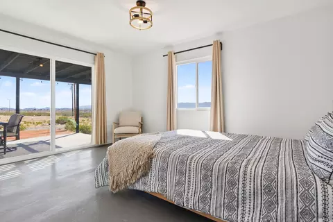 Bedroom - 2071 Border Ave, Joshua Tree, CA 92252 photo 2 of 8