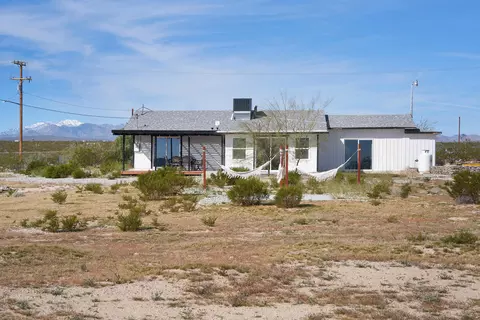 Exterior - 2071 Border Ave, Joshua Tree, CA 92252 photo 7 of 10