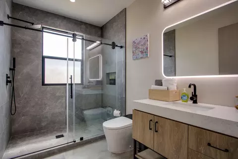 Bath - 62290 Crestview Dr, Joshua Tree, CA 92252 photo 4 of 6