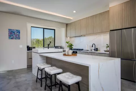 Kitchen - 62290 Crestview Dr, Joshua Tree, CA 92252 photo 2 of 5