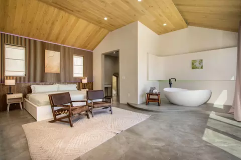 Bedroom - 62290 Crestview Dr, Joshua Tree, CA 92252 photo 2 of 5