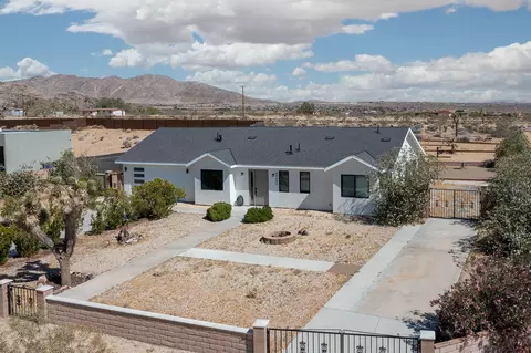 Exterior - 62290 Crestview Dr, Joshua Tree, CA 92252 photo 5 of 28