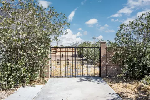Exterior - 62290 Crestview Dr, Joshua Tree, CA 92252 photo 10 of 28