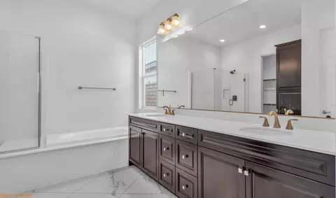 Bath - 85358 Colnago Ct, Indio, CA 92203 photo 2 of 6