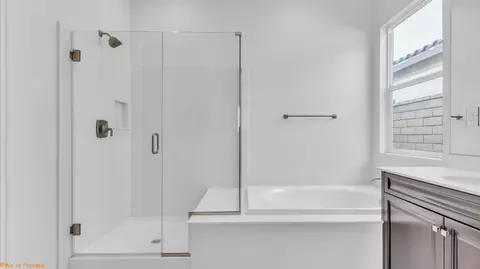 Bath - 85358 Colnago Ct, Indio, CA 92203 photo 3 of 6