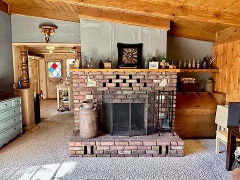 Living - 53226 Overlook Dr, Idyllwild, CA 92549 photo 1 of 3
