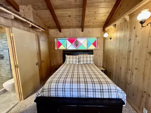 Bedroom - 53226 Overlook Dr, Idyllwild, CA 92549 photo 6 of 6