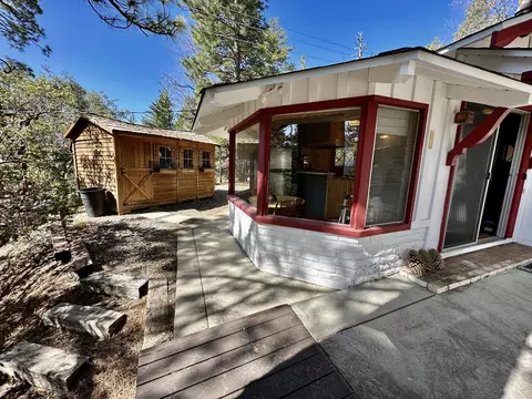Exterior - 53226 Overlook Dr, Idyllwild, CA 92549 photo 5 of 15