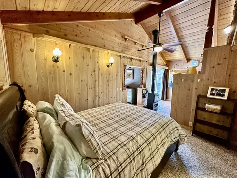 Bedroom - 53226 Overlook Dr, Idyllwild, CA 92549 photo 3 of 6