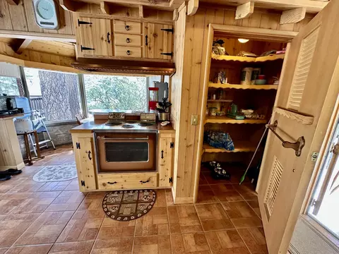 Kitchen - 53226 Overlook Dr, Idyllwild, CA 92549 photo 1 of 2