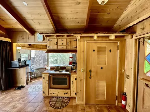 Kitchen - 53226 Overlook Dr, Idyllwild, CA 92549 photo 2 of 2