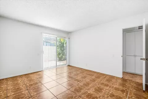 835 E Vista Chino, Palm Springs, CA 92262
