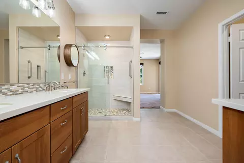 Bath - 81631 Prism Dr, La Quinta, CA 92253 photo 1 of 2