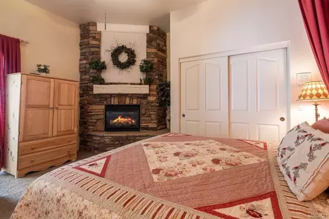 Bedroom - 1047 Butte Ave, Big Bear City, CA 92314 photo 3 of 8
