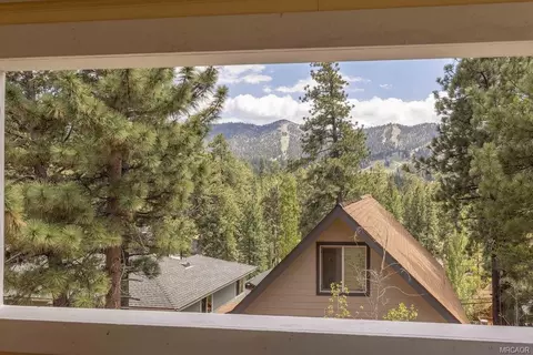 Exterior - 1047 Butte Ave, Big Bear City, CA 92314 photo 4 of 8