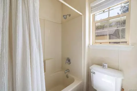 Bath - 1047 Butte Ave, Big Bear City, CA 92314 photo 5 of 6
