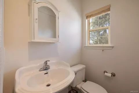 Bath - 1047 Butte Ave, Big Bear City, CA 92314 photo 6 of 6