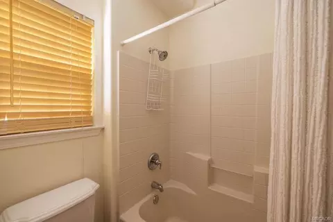 Bath - 1047 Butte Ave, Big Bear City, CA 92314 photo 4 of 6