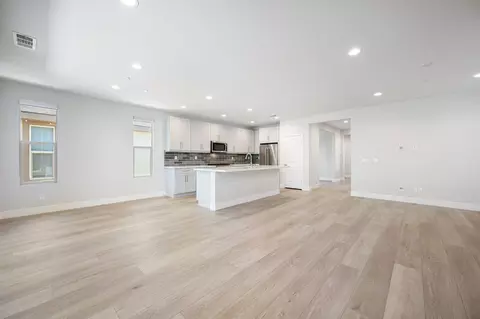 Living - 51580 Whiptail Dr, Indio, CA 92201 photo 6 of 11