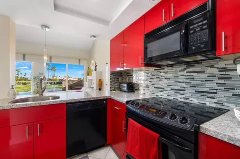 Kitchen - 78229 Indigo Dr, La Quinta, CA 92253 photo 2 of 3