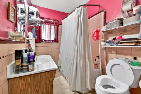 Bath - 45255 King St, Indio, CA 92201 photo 1 of 3