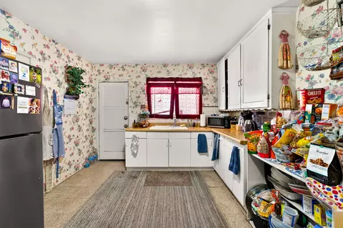 Kitchen - 45255 King St, Indio, CA 92201 photo 3 of 9