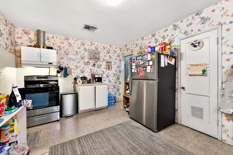 Kitchen - 45255 King St, Indio, CA 92201 photo 2 of 9