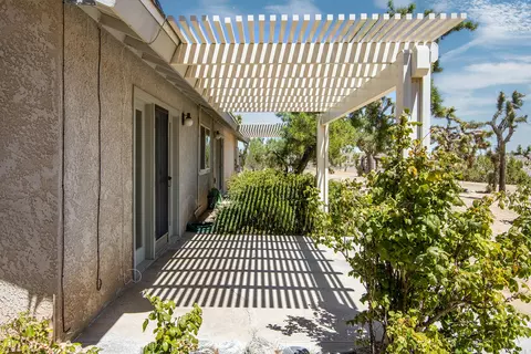 Exterior - 5073 Wallaby St, Yucca Valley, CA 92284 photo 10 of 17