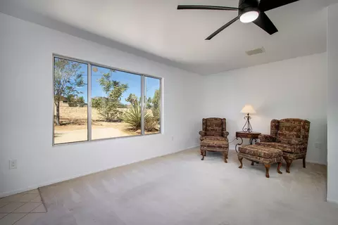 Living - 5073 Wallaby St, Yucca Valley, CA 92284 photo 8 of 8