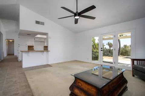 Living - 5073 Wallaby St, Yucca Valley, CA 92284 photo 6 of 8