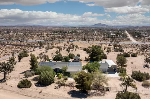View/Area - 5073 Wallaby St, Yucca Valley, CA 92284 photo 1 of 15