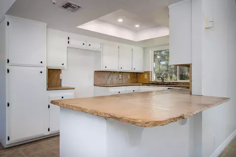 Kitchen - 5073 Wallaby St, Yucca Valley, CA 92284 photo 1 of 4