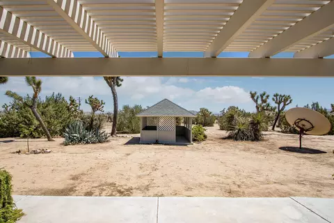 Exterior - 5073 Wallaby St, Yucca Valley, CA 92284 photo 11 of 17