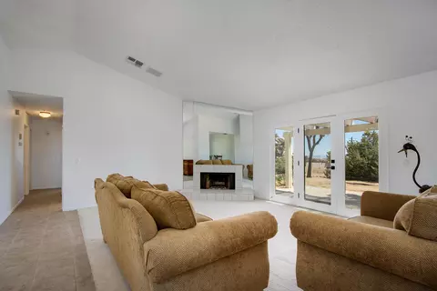 Living - 5073 Wallaby St, Yucca Valley, CA 92284 photo 1 of 8