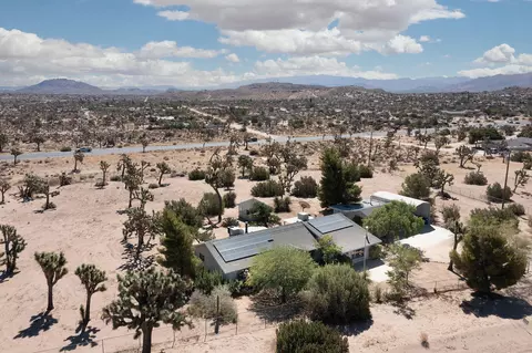 View/Area - 5073 Wallaby St, Yucca Valley, CA 92284 photo 2 of 15