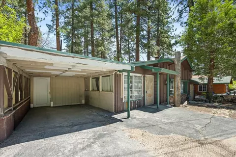 39148 Rim Of The World Dr, Fawnskin, CA 92333