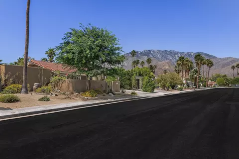 1391 E Gem Cir, Palm Springs, CA 92262