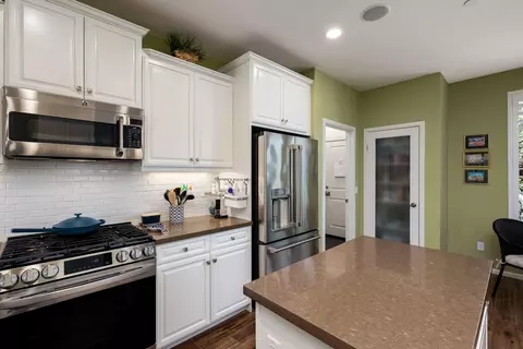 Kitchen - 51643 Rolling Green Ct, Indio, CA 92201 photo 2 of 5
