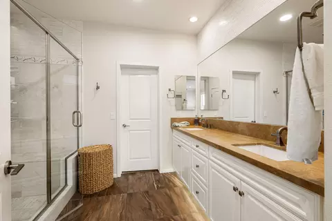 Bath - 51643 Rolling Green Ct, Indio, CA 92201 photo 1 of 2