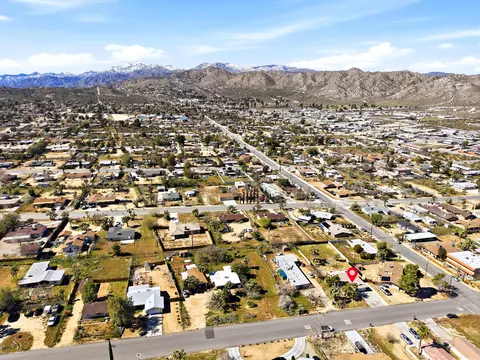 View/Area - 7526 Apache Trl, Yucca Valley, CA 92284 photo 3 of 5