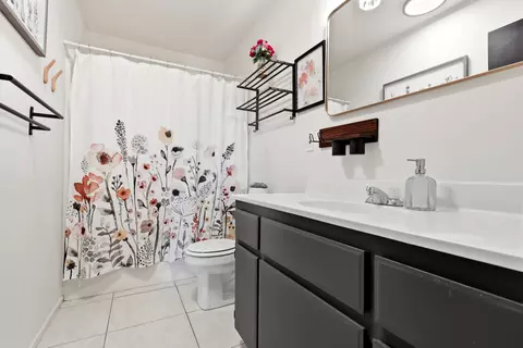 Bath - 7526 Apache Trl, Yucca Valley, CA 92284 photo 1 of 1