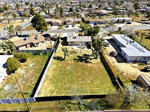 View/Area - 7526 Apache Trl, Yucca Valley, CA 92284 photo 5 of 5