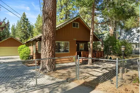 1017 W Rainbow Blvd, Big Bear City, CA 92314
