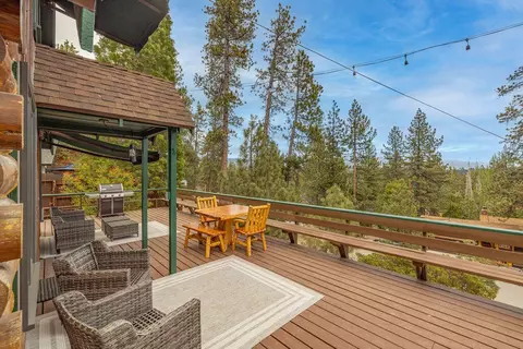 Exterior - 579 Echo Ln, Big Bear Lake, CA 92315 photo 5 of 17