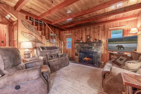 Living - 579 Echo Ln, Big Bear Lake, CA 92315 photo 2 of 4