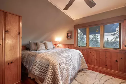Bedroom - 579 Echo Ln, Big Bear Lake, CA 92315 photo 8 of 10