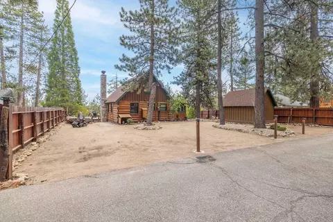 Exterior - 579 Echo Ln, Big Bear Lake, CA 92315 photo 10 of 17